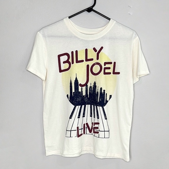 Billy Joel Tops - 3/$30 
BILLY JOEL Live Skyline Piano Graphic Print tee sz S